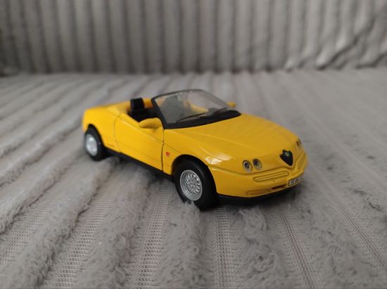 Alfa Romeo Spider Welly модель автомобиля.