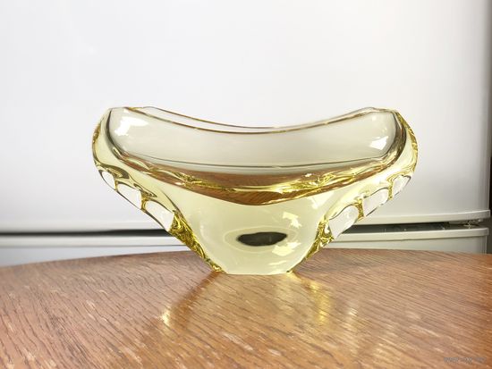 Конфетница ваза Чехословакия цветное стекло 23см