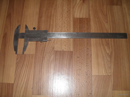 Штангенциркуль.42 см,шкала 35 см.