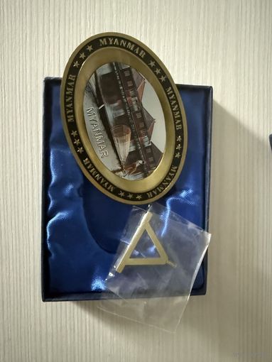 Медаль настольная из Мьянмы