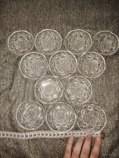 Тарелки, розетки из хрусталя, блюдца, соусница