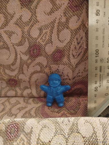 Игрушка пластиковая СССР Космонавт