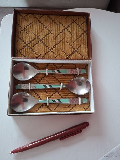 Ложки с эмалью.