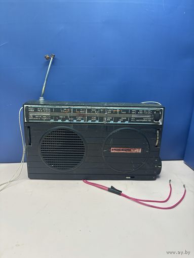 Портативный радиоприемник Россия-203