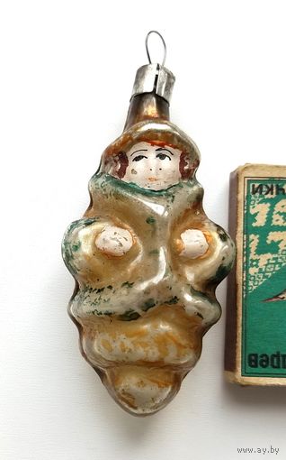 Ёлочная игрушка. Барышня в серебряной шубке.