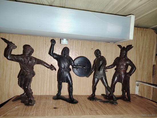 Солдатики большие