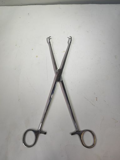 Зажим медицинский -26 см.