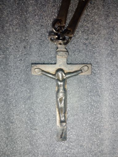 Крест католической церкви нательный (в подарок к лоту от 10 белорусских рублей по запросу)