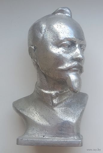 Бюст Ф.Э.Держинский.