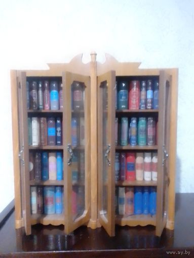 Интерьерный объект, карманная вселенная библиофила, коллекционный книжный шкаф заполненный библиотекой миниатюрных книг Деагостини (состав книг выбираете сами из выставленных)