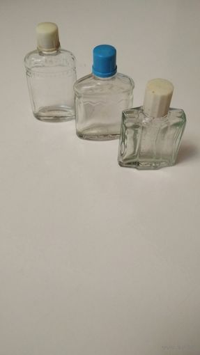 Флакончики от духов.