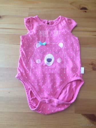 Очаровательный боди Bembi на 3-6 месяцев. Очень приятная ткань, красиво и игриво смотрится на фигурке. Состояние очень хорошее.