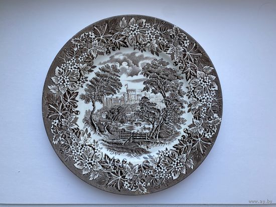 Тарелка с замком, Staffordshire, England, винтаж.