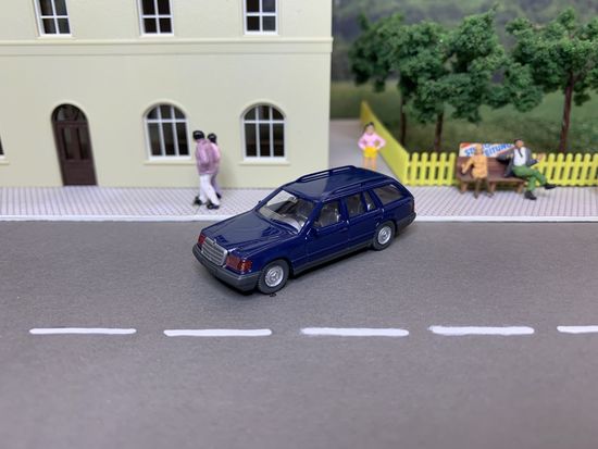 Mercedes-Benz W124 универсал. Масштаб НО 1:87.. Масштаб HO 1:87.