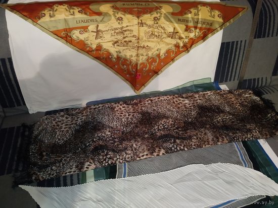 Платки натуральные шейные из полиэстера и крепдешина