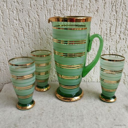 Кувшин (объем 1.5 л) и 3 стакана (350 мл). Чехословакия