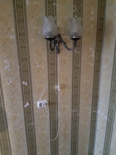 Лампа настенная (бра).