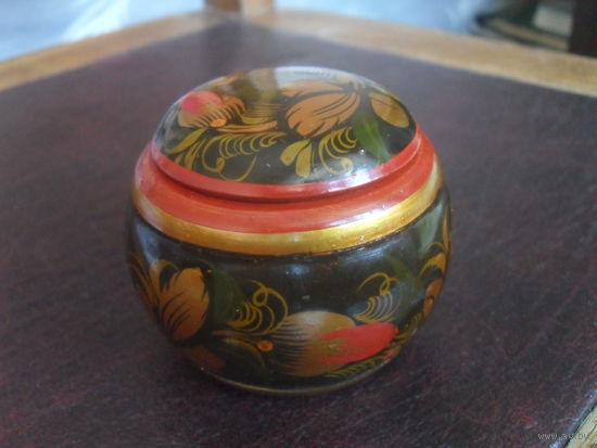 Шкатулка деревянная.Хохлома..6.5Х7.5 см.