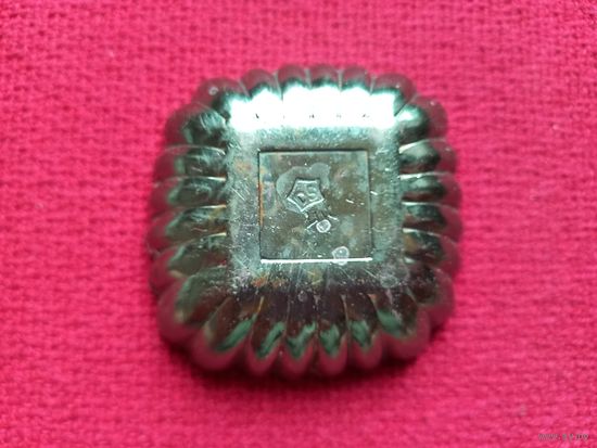 Алюминиевая формочка для выпечки.