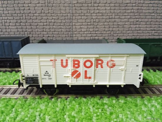 Вагон - изотерма"TUBORG" 2-х осный  "PIKO" б/у 1/87 HO