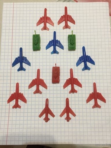 Лот военной техники. Пластмасса.