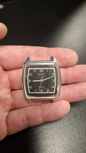 С 1 рубля 3 дня! Яркое внешнее состояние. Качнешь, потикают и останавливаются.