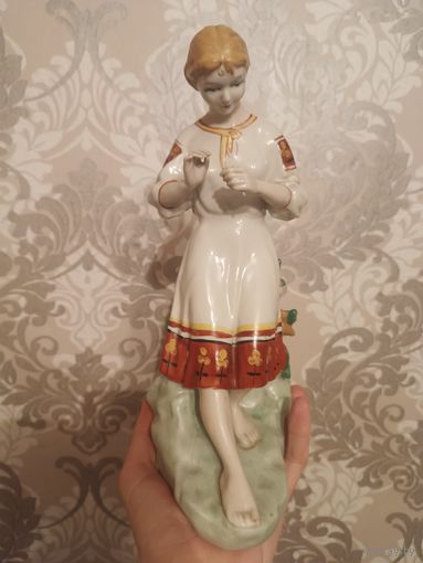 Статуэтка гадание на ромашке