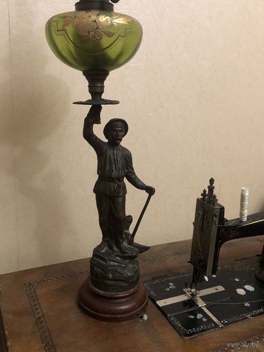 Старинная керосиновая лампа ШАХТЕР