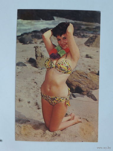 Красотка США 1960-е 9х14 см