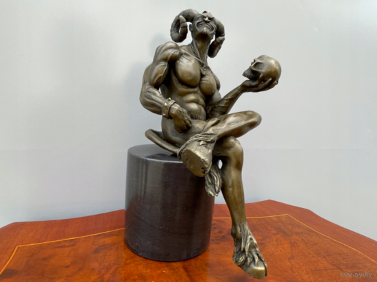 Скульптура "Сатир с черепом", Франция (На статуэтке клеймо автора)