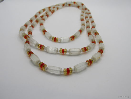 С рубля. Бусы из сатинового стекла. Чешское сатиновое стекло. Ретро времен СССР. м