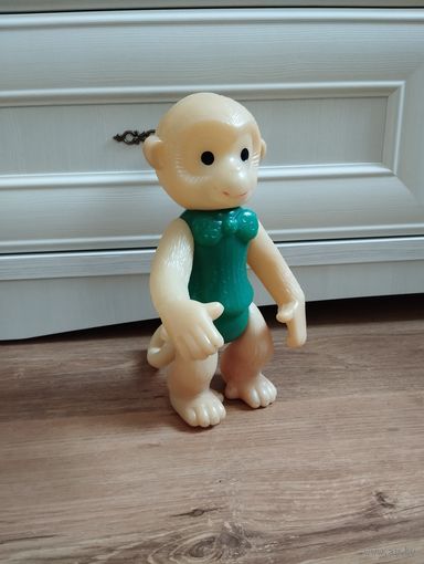 Обезьянка из СССР в коллекцию высота 26 см пластик все части тела подвижны