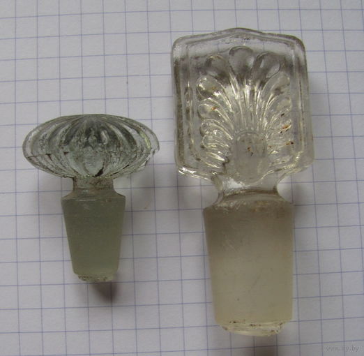 Две старинныя пробки от флакона (пузырька).