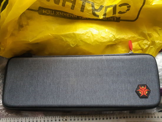 Чехол для портативной игровой консоли.