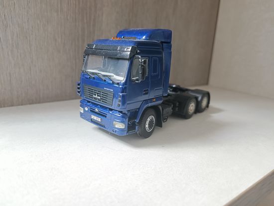 Масштабная модель МАЗ 6430 1/50 WSI