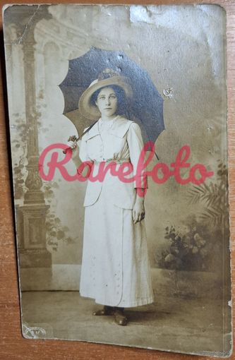 1920-е Открыточный формат девушка с зонтом ретро типажи студийное фото