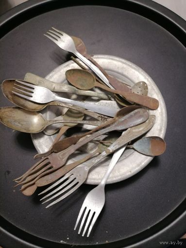 Старые предметы для питания ложки вилки