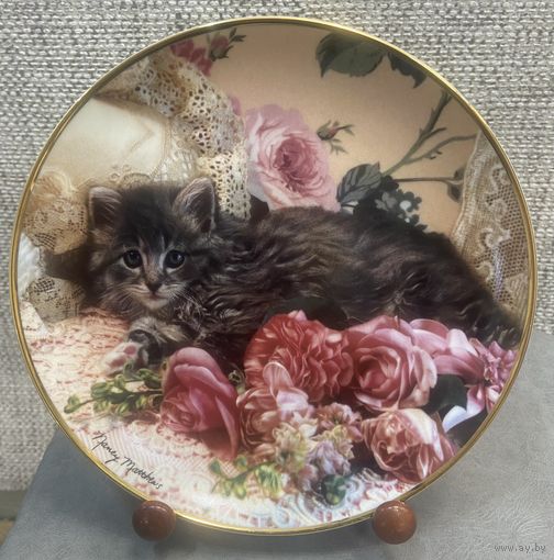 Декоративная фарфоровая тарелка Franklin Mint. Постель из роз. Англия 20.5 см