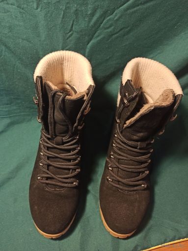 Ботинки женские  замшевые черные р.37(24,см)