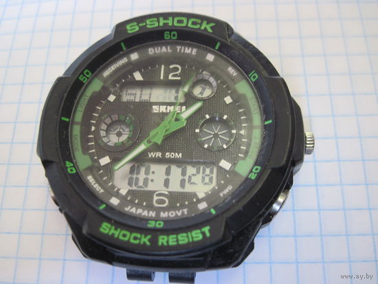 Часы SKMEI 0931 в рабочем состоянии.