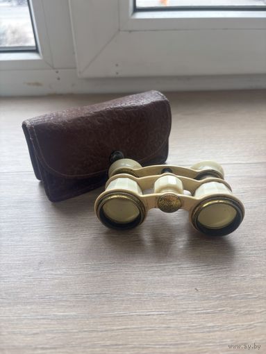 Бинокль театральный с футляром СССР