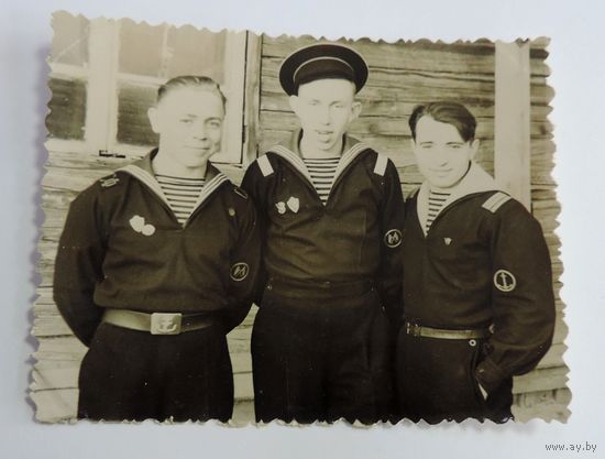 Фото матросов Северного флота  50-е годы СССР. Размер 9-11.3 см.