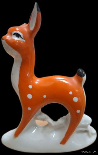 Статуэтка Лань, автор В. Щербина, фарфор, роспись, Городницкий фарфоровый завод, СССР.