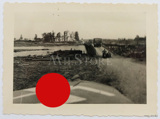 Немецкая колонна, церковь. 1941 год.