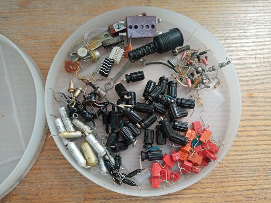 Радиодетали: диоды, конденсаторы и прочая мелочь