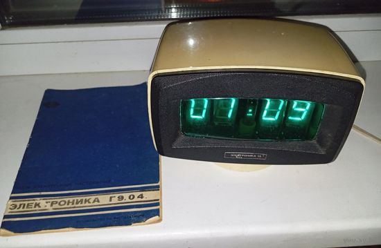 Часы ламповые электроника Г9. 04 1986 год и паспорт 1985 года , редкие