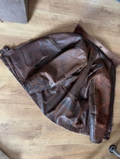 Отличнейшего сохрана шевретовая куртка под редкий цвет "спелая вишня" советских пилотов и космонавтов в нереальном размере 56-5!