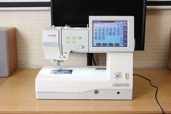 Швейно-вышивальная машина Janome Memory Craft 11000. Япония