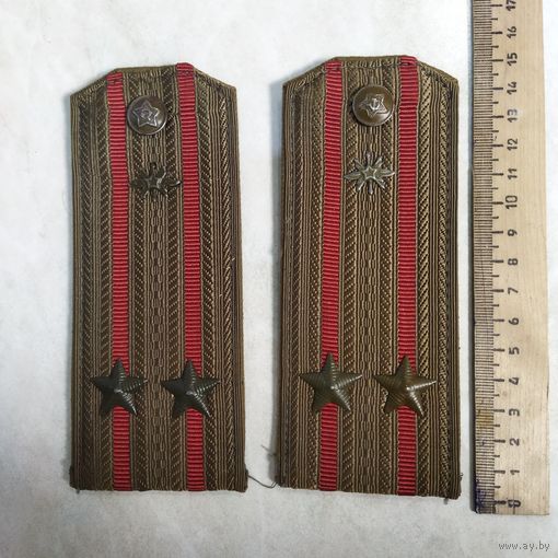 Погоны подполковника войск связи ВС СССР образца 1958 г. На полевую форму.