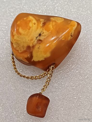 Все лоты с 1р.Пейзажный янтарь брошь